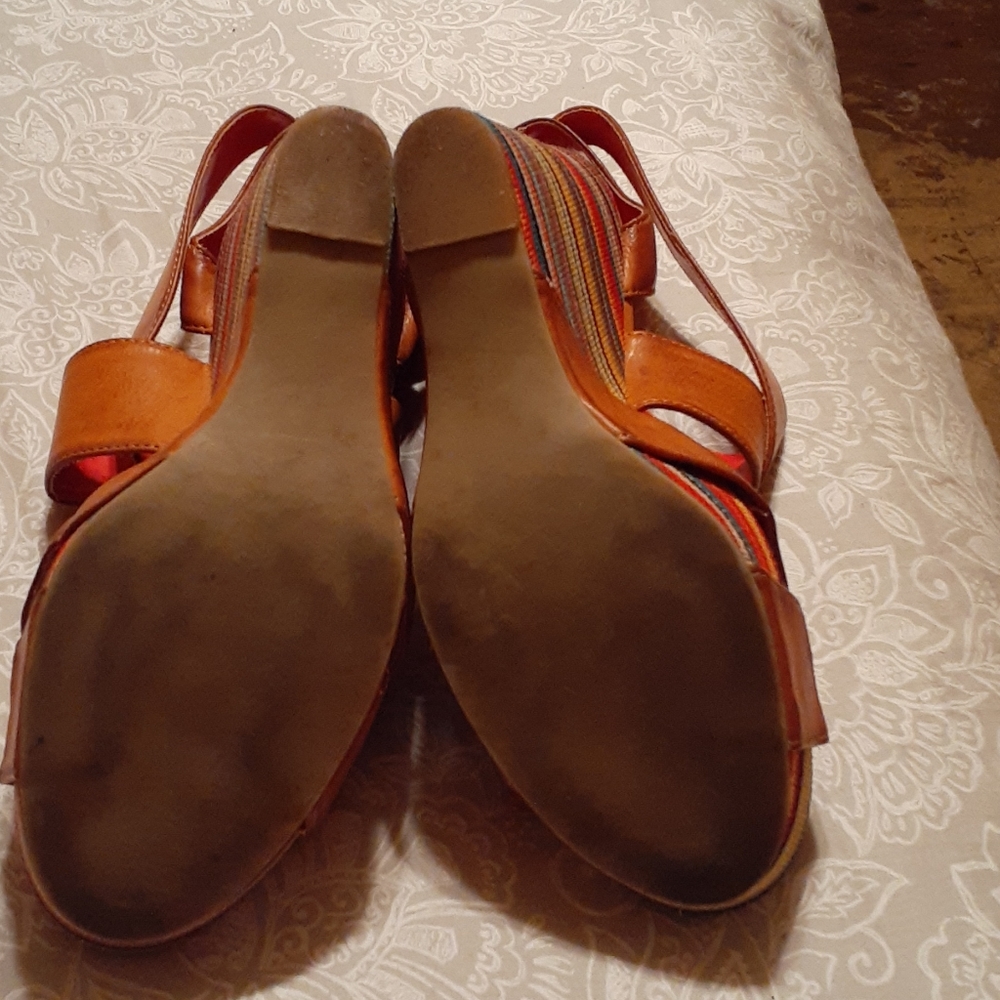 Unlisted by Kenneth Cole Wedge Sandels - Picture 6 of 8